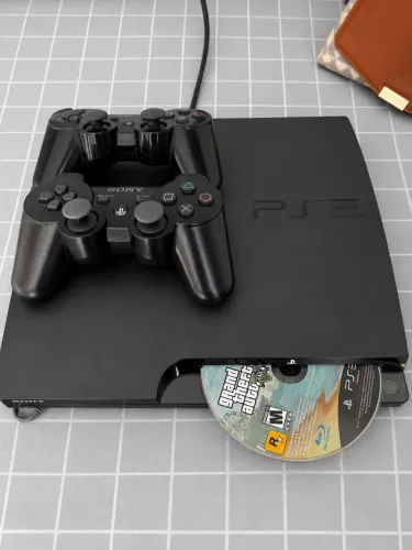 Console Sony Playstation 3 Ps3 Slim Hd250gb Cor Charcoal Black - Acompanha 2 controles