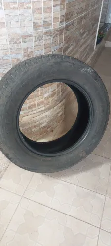 Vendo par pneus Bridgestone Aro 18 Dueler H/T 684 II 265/60R18 110H usado em ótimo estado