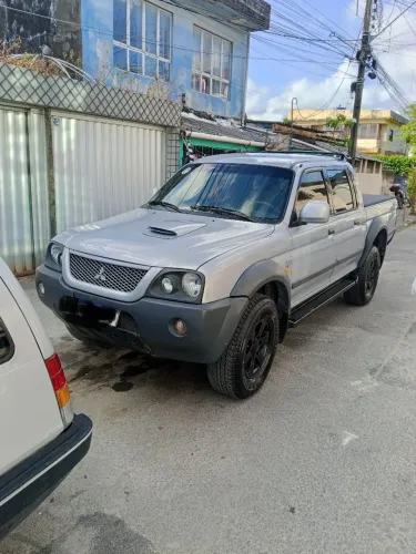 Mitsubishi L200 Outdoor HPE 2.5 4X4 CD T.dies. Mec. 2011