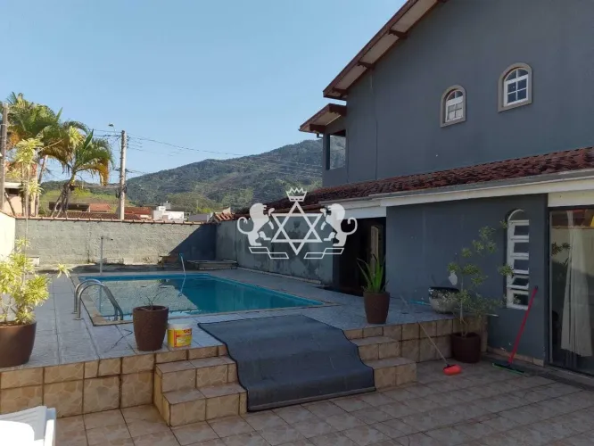 Sobrado com 2 quartos e piscina à venda, 490 m² - Jardim das Gaivotas, Caraguatatuba