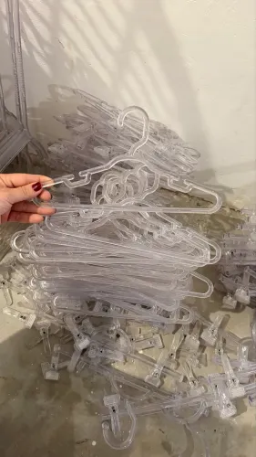 Cabides para loja