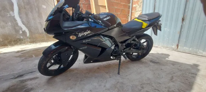 Ninja 250 . Com algumas coisas para resolver. 