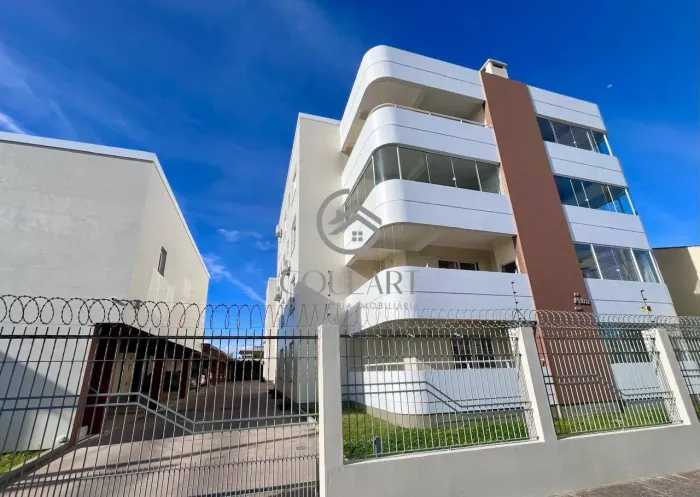 APARTAMENTO À VENDA NO CENTRO CONFORTO, PRATICIDADE E EXCELENTE POSIÇÃO SOLAR!