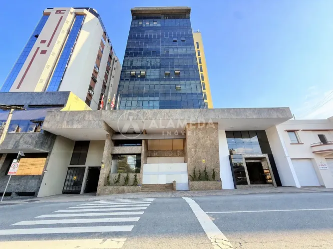 SALA COMERCIAL À VENDA NO CENTRO DE BLUMENAU.