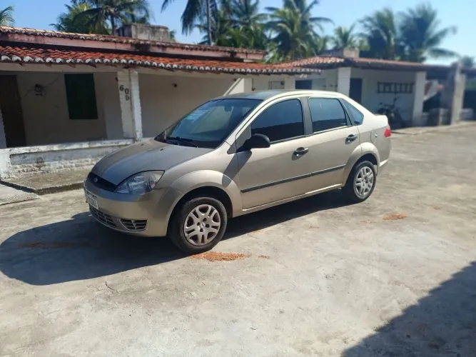 Ford Fiesta Sedan 1.0 8V Flex 4P 2007