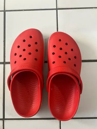 Crocs vermelho 