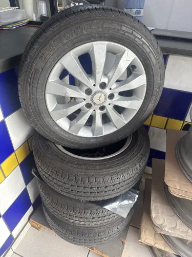 Roda Mercedes Aro 16 com pneus
