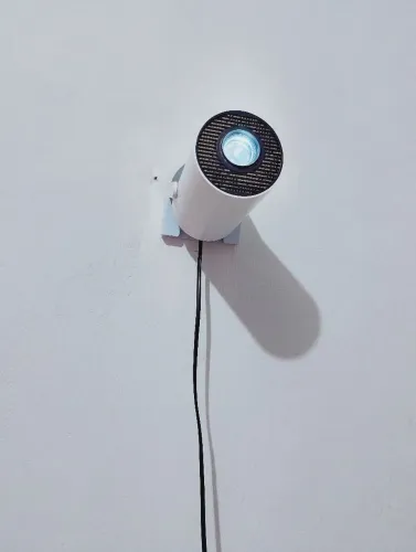Vendo projetor novo,com lona e controle incluso