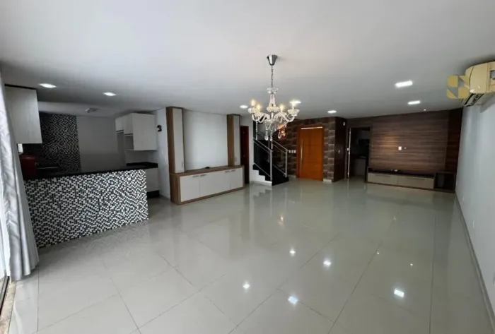 Térrea para aluguel possui 290 metros quadrados com 3 quartos em Condomínio Belvedere - Cu