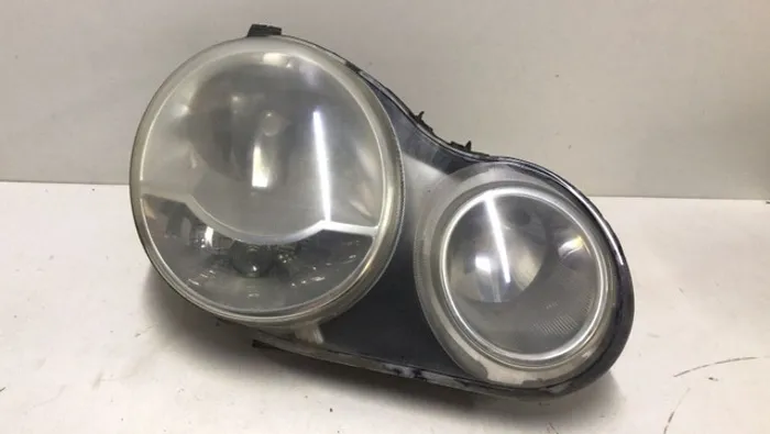 Farol lado direito Polo 2003\2004 com detalhes 