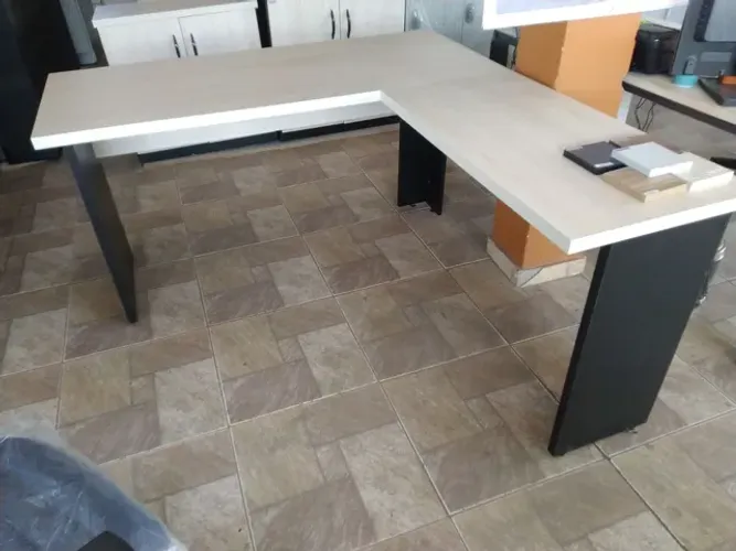 Mesa de canto em L