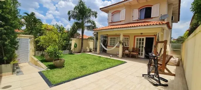 Casa com 3 dormitórios à venda, 167 m² por R$ 1.600.000,00 - Granja Viana - Cotia/SP