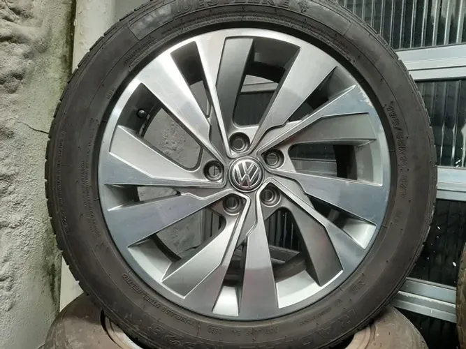 Roda aro 16 Volkswagen Polo Confort Line grafite com diamantado 5x100