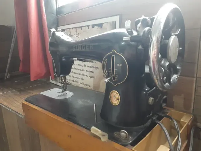Máquina de costura Singer