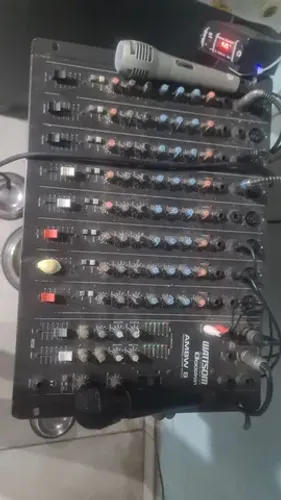 Mesa som wahtson 6canais balanceados.tudo funcionando 300.00 + caixa de som 350rms 500.
