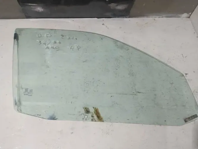 Vidro dianteiro direito Clio argentino 4P