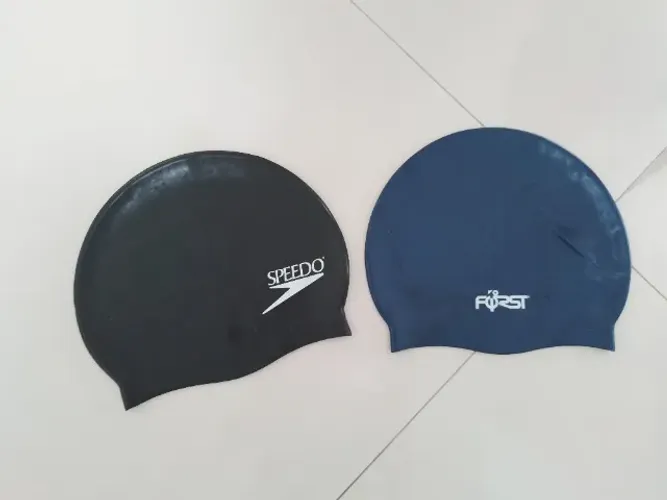 TOUCA PARA NATAÇÃO