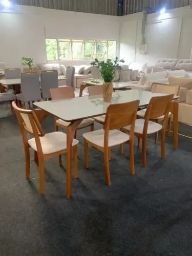 Mesa de Jantar com 6 Cadeiras de Madeira