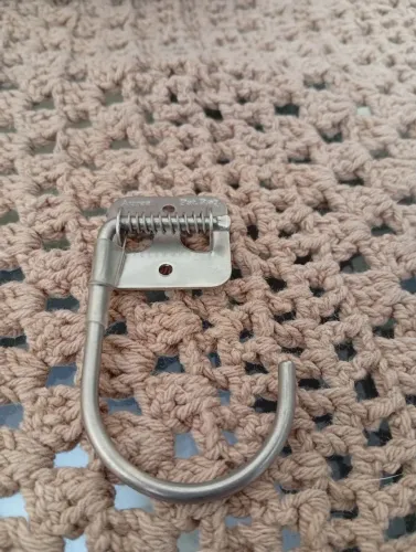 Gancho para roupa de escritório