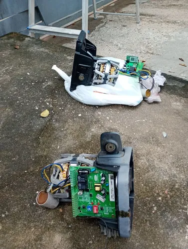 INSTALAÇÃO E MANUTENÇÃO RESIDENCIAL EM PORTÕES ELETRÔNICOS E CONTROLES REMOTOS