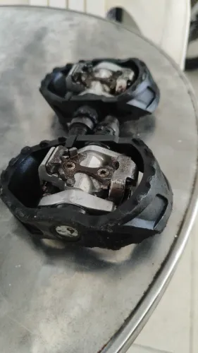 Pedal Shimano clip e plataforma