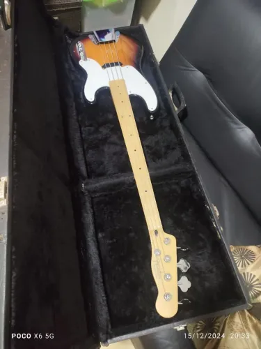 Baixo fender precision fretlles 4 cordas