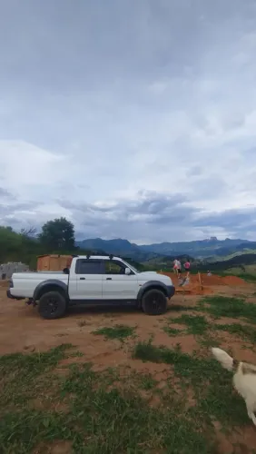 Mitsubishi L200 GL 2.5 4X4 CD Diesel 2012