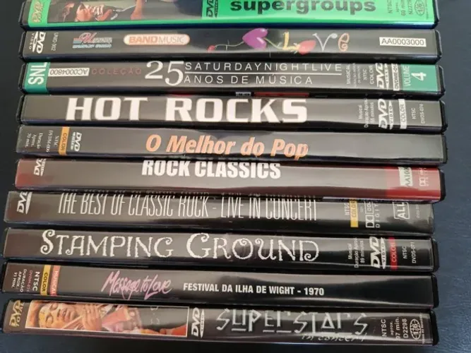 Pacote com 10 dvd's de rock e pop em estado de novos