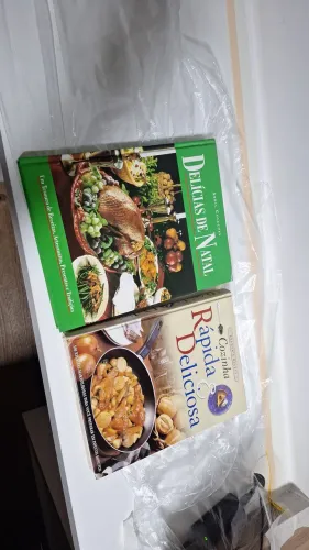 Delícias de Natal da Abril Coleções e Cozinha Rápida e Deliciosa Readers Digest. RS20 cada