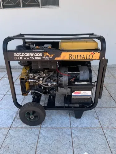 MOTOR ESTACIONARIO BUFALO 15 KWA A DIESEL SEMI NOVO ANO 2024 PRONTO PARA USO TRIFASICO