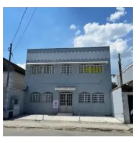 Aluga-se para hospedagem de funcionários, dentre outros.