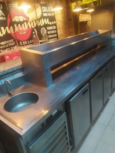 Balcao refrigerado condimentadora alimentos! Semi novo