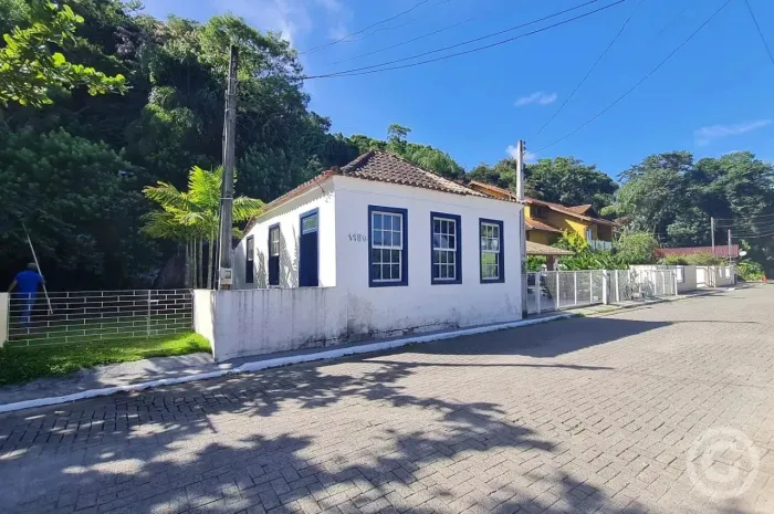 Descubra seu novo espaço comercial em Florianópolis com vista para o mar