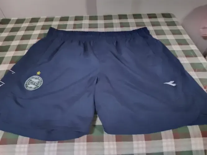 - Bermuda Tam 3G - Original Diadora - Tem bolsos. Ótimo estado