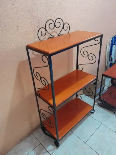Prateleira multiuso