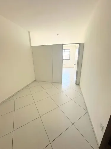 Sala no Centro de Macaé com divisória - Direto c/ o proprietário!