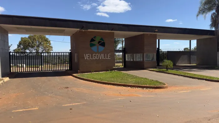 LOTE EM CONDOMÍNIO VELGOVILLE 1050 m2 Senador Canedo murado