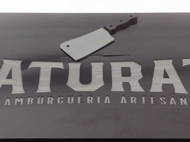 Letreiros, ACM, letras, adesivos e envelopamentos 