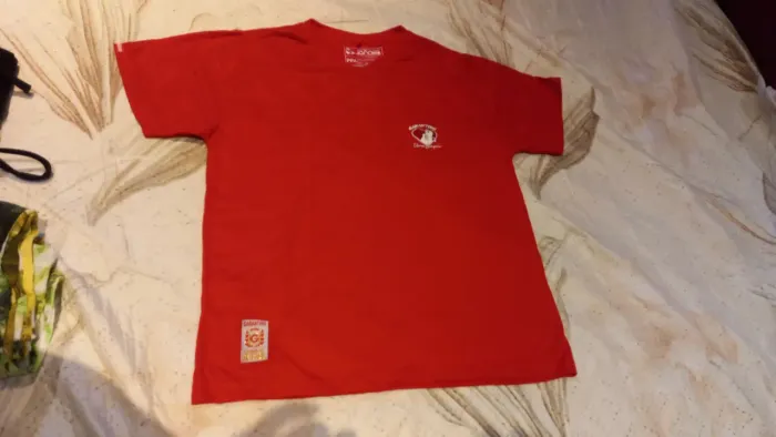 Camiseta Vermelha Garantindo