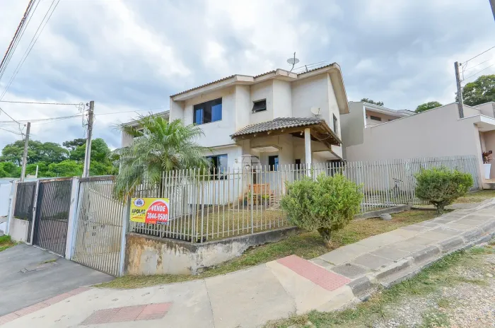 Sobrado para venda tem 106 metros quadrados com 3 quartos em Centro - Colombo - PR