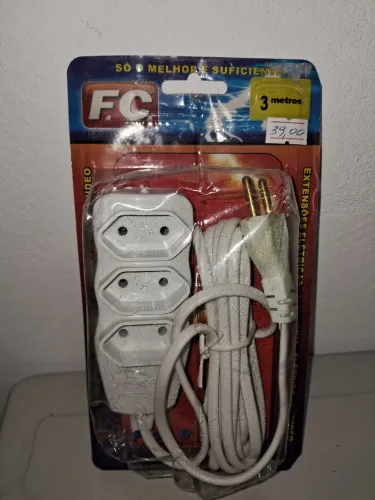 Extensão 3 metros e 3 tomadas FC