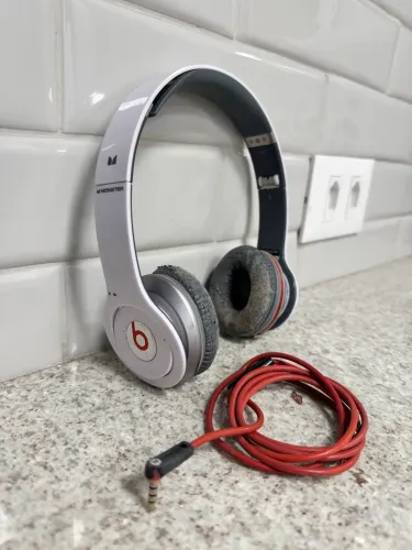 Fone Beats Solo HD - Beats By Dr. Dre - Fones de Ouvido Intra-auriculares Apple - Monster