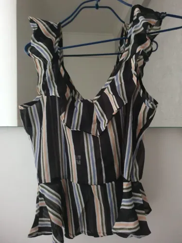 Blusa listrada de seda nova P