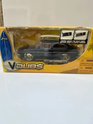 Jada Toys VW 1600 TL Fastback VDUBS