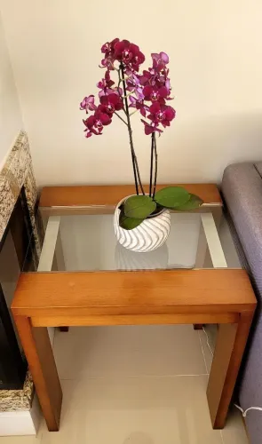 Mesa de canto! De madeira e vidro!