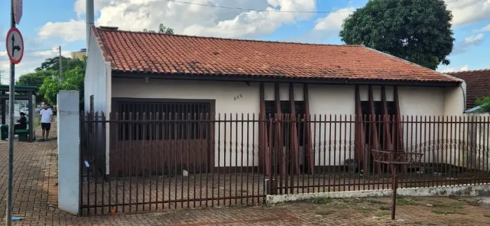 Vendo casa no Parque Verde.