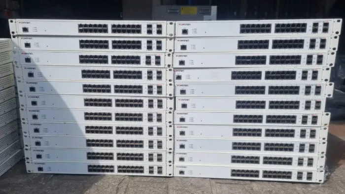 Switch Fortinet Fortiswitch-124e-poe 24Portas Gigabit POe
