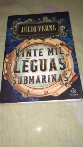 Vinte Mil Léguas Submarinas - Júlio Verne - Capa Dura