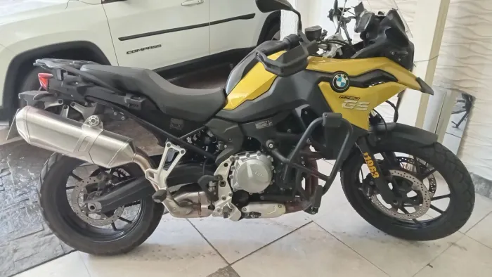 Moto de Garagem BMW GS 750 com 18.500 km 