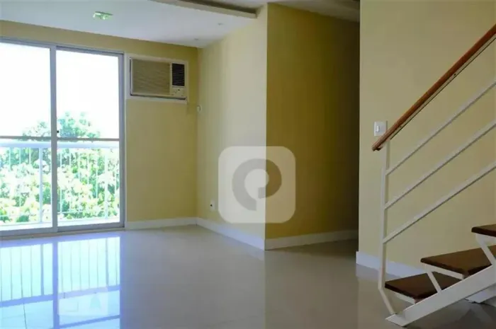 COBERTURA DUPLEX À VENDA NA FREGUESIA